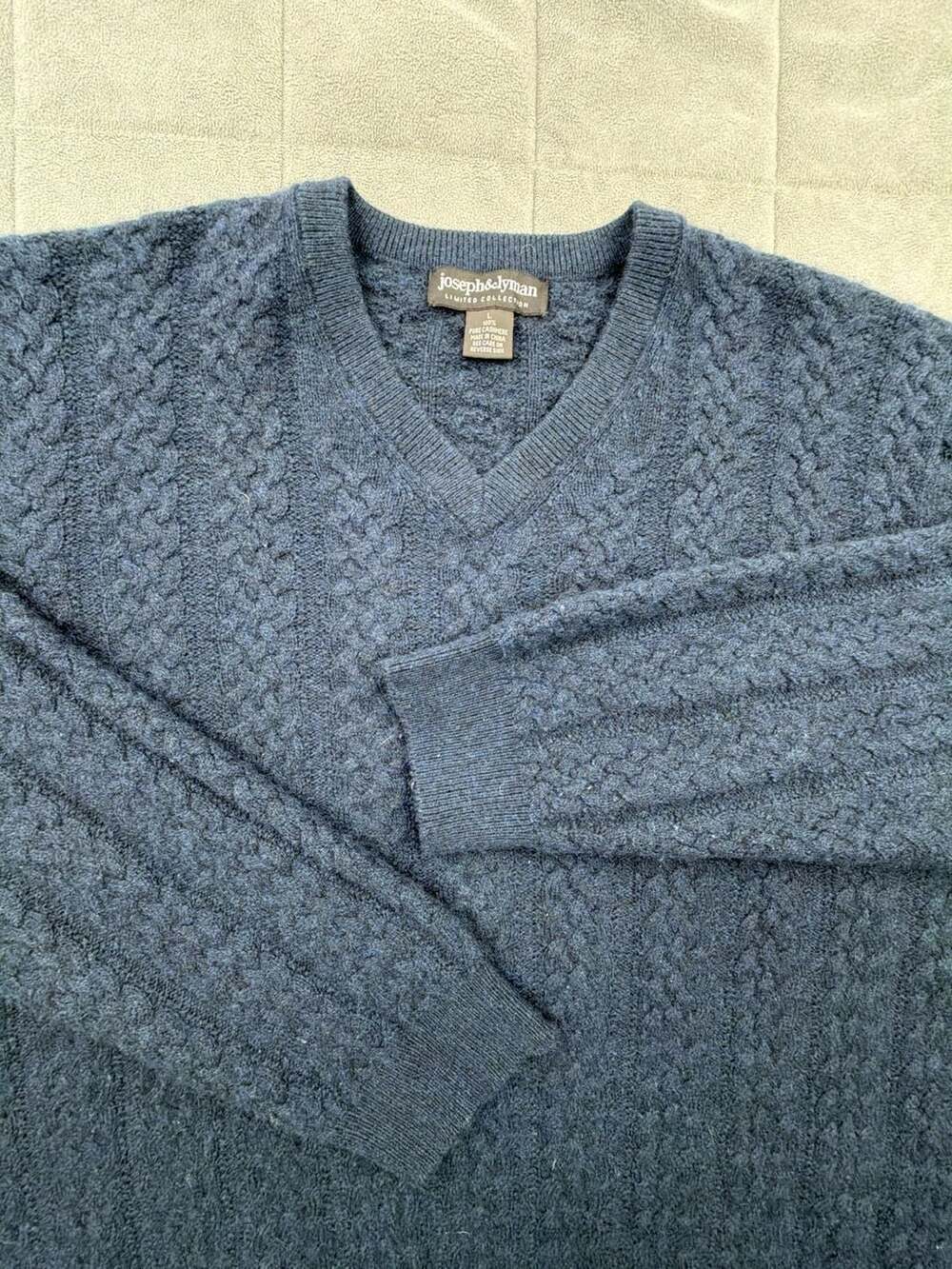 Joseph & Lyman V-Neck Sweater Size L Blue Cashmere Cable Knit Pullover